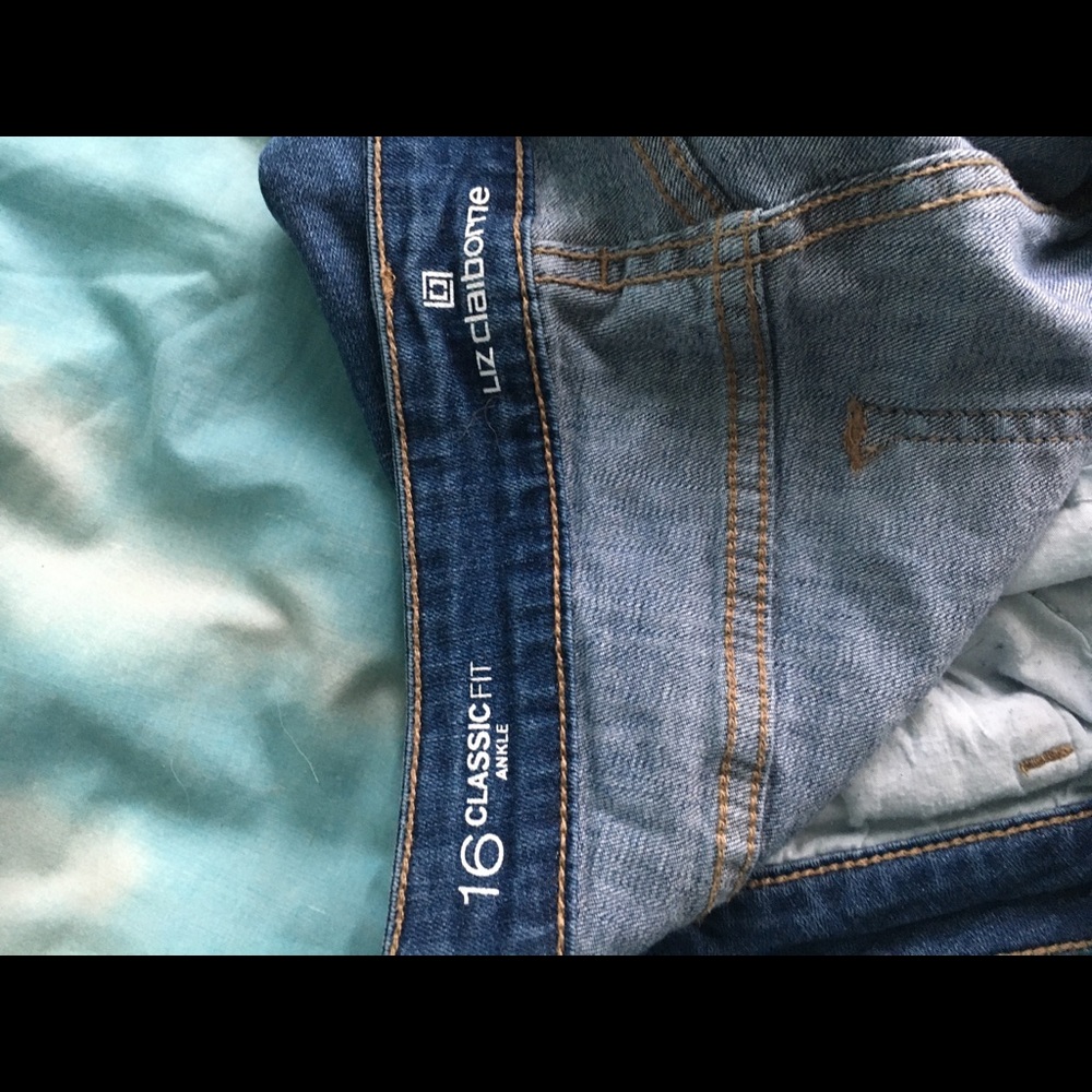 Liz Claiborne Capri
